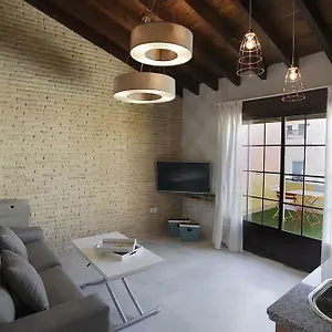  Apartment En Sevilla-triana Spain