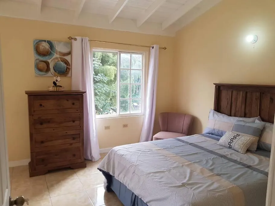 Beautiful 3-Bedroom Townhouse In Mandeville. Mandeville